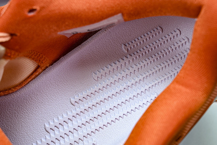 IM6119-800 KOBE 9 ELITE LOW EM PROTRO ORANGE FROST/ICE PEACH/BRILLIANT ORANGE/SUMMIT WHITE