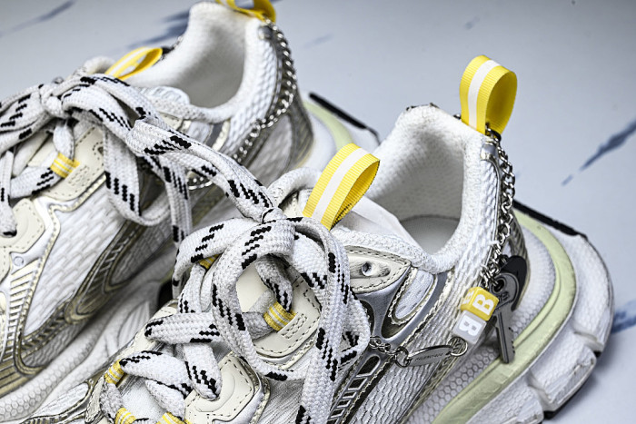 W3XCN 9711 3XL CHARMS MEN FASHIONABLE RUNNING SHOES WHITE/SILVER/YELLOW