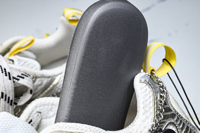 W3XCN 9711 3XL CHARMS MEN FASHIONABLE RUNNING SHOES WHITE/SILVER/YELLOW