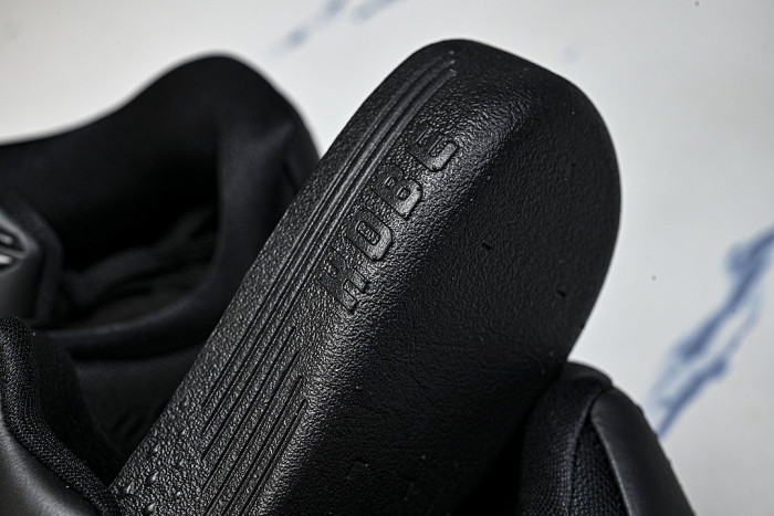 IH5095-002 KOBE 9 ELITE LOW EM PROTRO TB BLACK/BLACK/BLACK