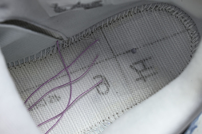 JA1135-100 JORDAN 4 RETRO OFF WHITE/ANTHRACITE/NEUTRAL GREY/FIRE PINK/LIGHT ARCTIC PINK/MUSLIN