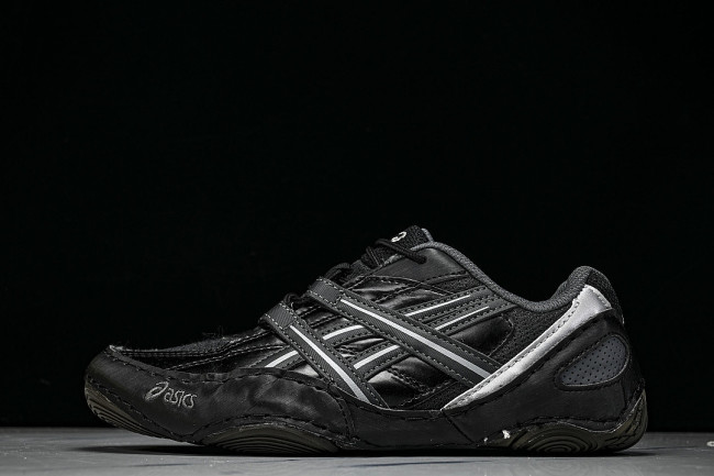 1203A879-021 HYPERSYNC RETRO BREATHABLE AND LIGHTWEIGHT GERMAN TRAINING SHOES BLACK/INKINESS