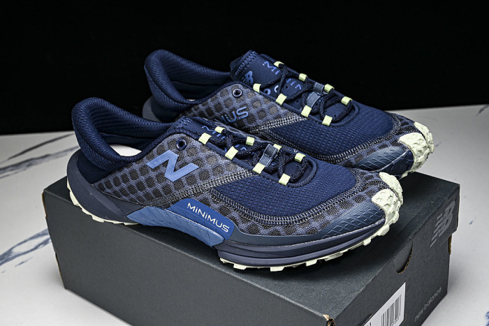 MTM10CL1 NEW BALANCE MINIMUS 10 UNISEX SPORTS AND CASUAL SHOES NAVY BLUE/MIDNIGHT BLUE