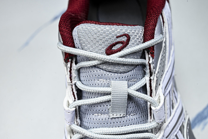 1203A879-020 HYPERSYNC BREATHABLE LIGHTWEIGHT AND THIN SOLED GERMAN TRAINING SHOES SILVER/GREY