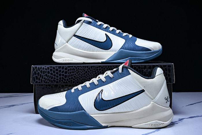 IZ1852-100 ZOOM KOBE 5 CHAOS PROFESSIONAL PRACTICAL BASKETBALL SHOES DARK BLUE/WHITE