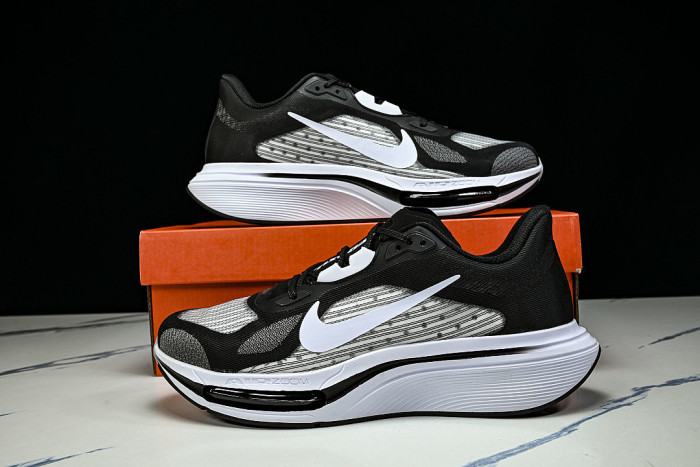 IM2541-002 AIR ZOOM PEGASUS PLUS BREATHABLE AND LIGHTWEIGHT RUNNING SHOES BLACK/WHITE 