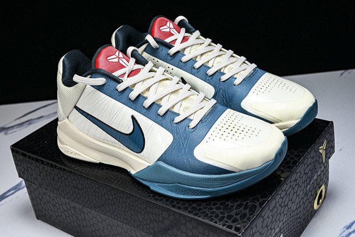 IZ1852-100 ZOOM KOBE 5 CHAOS PROFESSIONAL PRACTICAL BASKETBALL SHOES DARK BLUE/WHITE