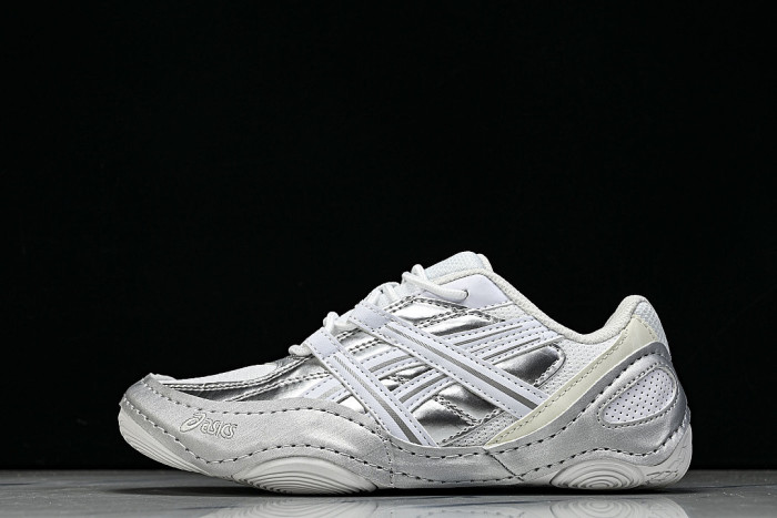 1203A879-100 HYPERSYNC RETRO BREATHABLE AND LIGHTWEIGHT GERMAN TRAINING SHOES SILVER/GREY