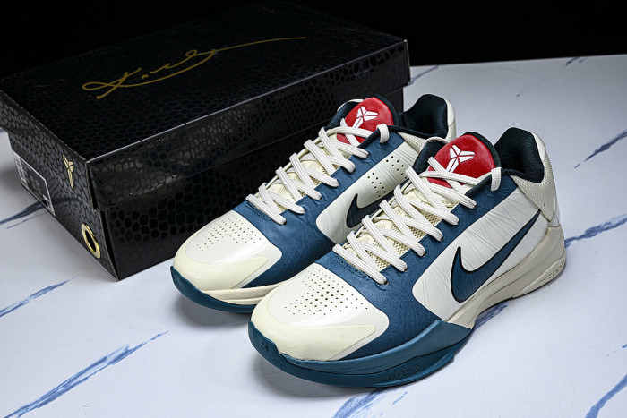 IZ1852-100 ZOOM KOBE 5 CHAOS PROFESSIONAL PRACTICAL BASKETBALL SHOES DARK BLUE/WHITE
