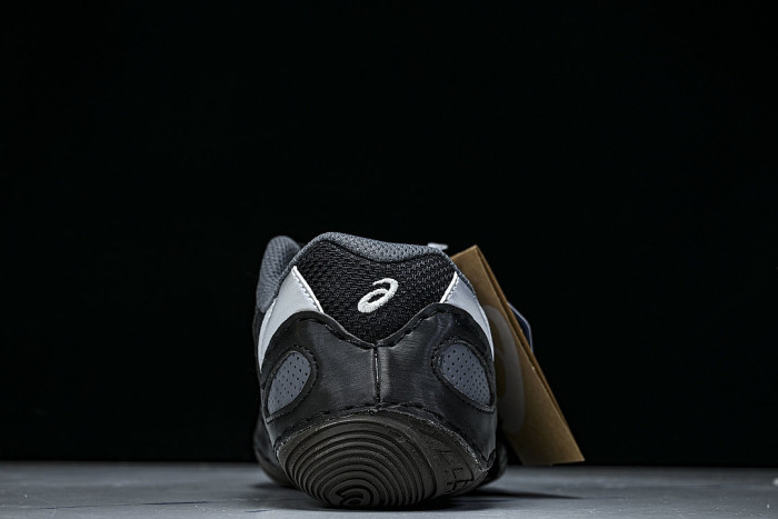 1203A879-021 HYPERSYNC RETRO BREATHABLE AND LIGHTWEIGHT GERMAN TRAINING SHOES BLACK/INKINESS