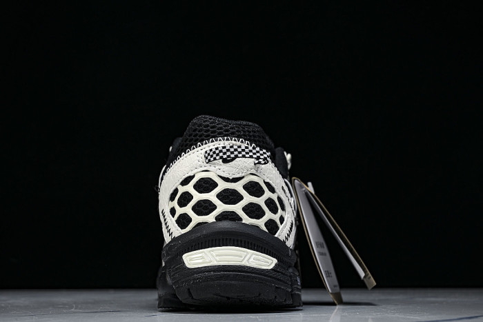 1203B031-001 OFF ROAD OUTDOOR LEISURE MOUNTAINEERING AND HIKING RUNNING SHOES WHITE/BLACK
