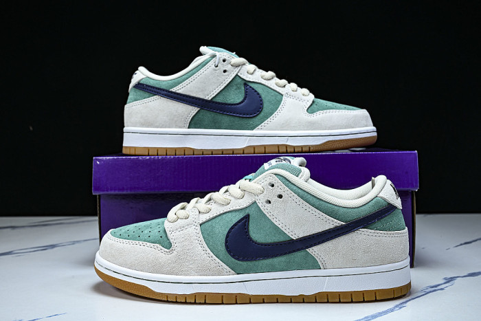 HQ1625-300 DUNK LOW CASUAL SNEAKERS DARK GREEN/LIGHT GRAY