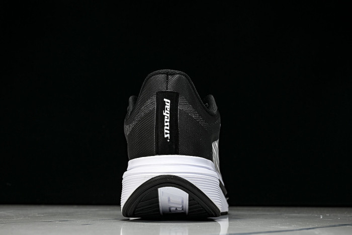IM2541-002 AIR ZOOM PEGASUS PLUS BREATHABLE AND LIGHTWEIGHT RUNNING SHOES BLACK/WHITE 