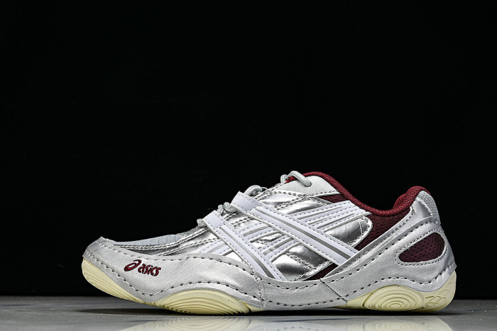 1203A879-020 HYPERSYNC BREATHABLE LIGHTWEIGHT AND THIN SOLED GERMAN TRAINING SHOES SILVER/GREY