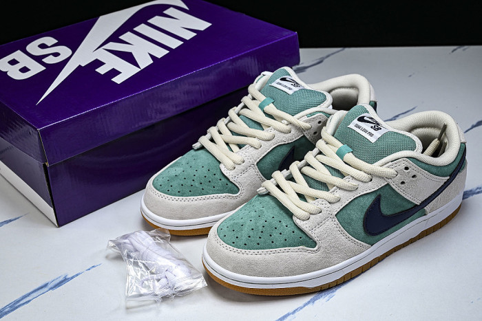 HQ1625-300 DUNK LOW CASUAL SNEAKERS DARK GREEN/LIGHT GRAY