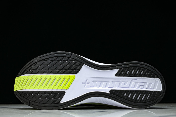 IM2541-101 AIR ZOOM PEGASUS PLUS BREATHABLE AND LIGHTWEIGHT RUNNING SHOES GREEN/LIGHT GREEN