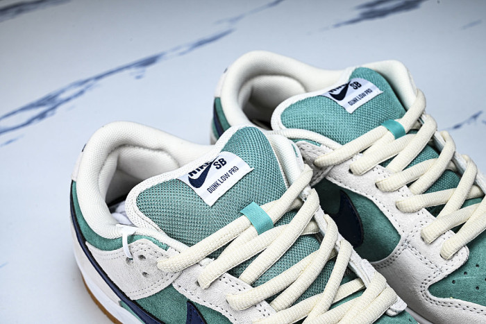 HQ1625-300 DUNK LOW CASUAL SNEAKERS DARK GREEN/LIGHT GRAY