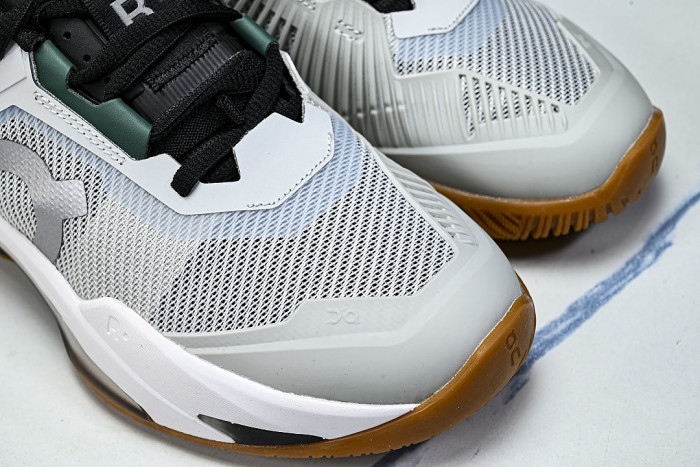 3MF30100117 ON RUNNING THE ROGER PRO FIRE GREY/WHITE/BLACK