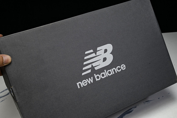 MR530ASM NEW BALANCE 530 SERIES OF RETRO CASUAL RUNNING SHOES WHITE/BLACK