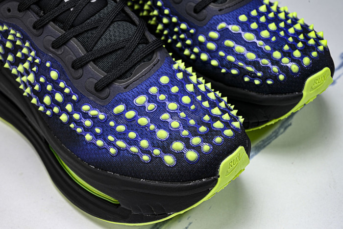 IR2168-002 VOMERO PREMIUM QS BLACK/VOLT GLOW/RUSH VIOLET/BLACK
