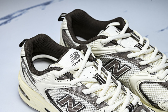 MR530ASM NEW BALANCE 530 SERIES OF RETRO CASUAL RUNNING SHOES WHITE/BLACK