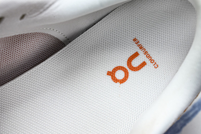ON RUNNING CLOUDTILT LIGHTWEIGHT CASUAL SHOES WHITE/ORANGE