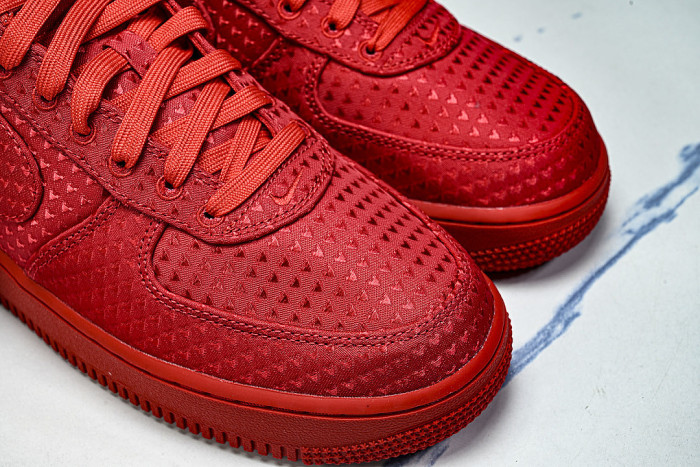 IB6836-600 AIR FORCE 1 LOW UNIVERSITY RED/UNIVERSITY RED/BLACK