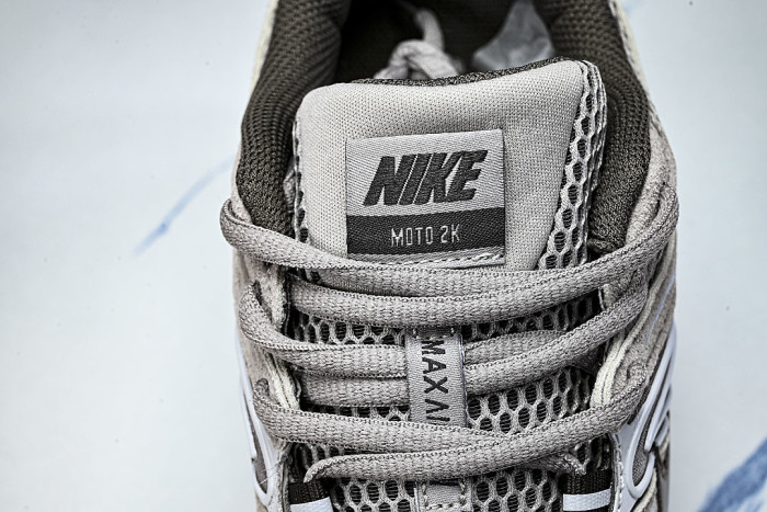 IQ4924-002 AIR MAX MOTO 2K RETRO RUNNING SHOES GREY/GREY/GREY