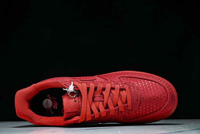IB6836-600 AIR FORCE 1 LOW UNIVERSITY RED/UNIVERSITY RED/BLACK