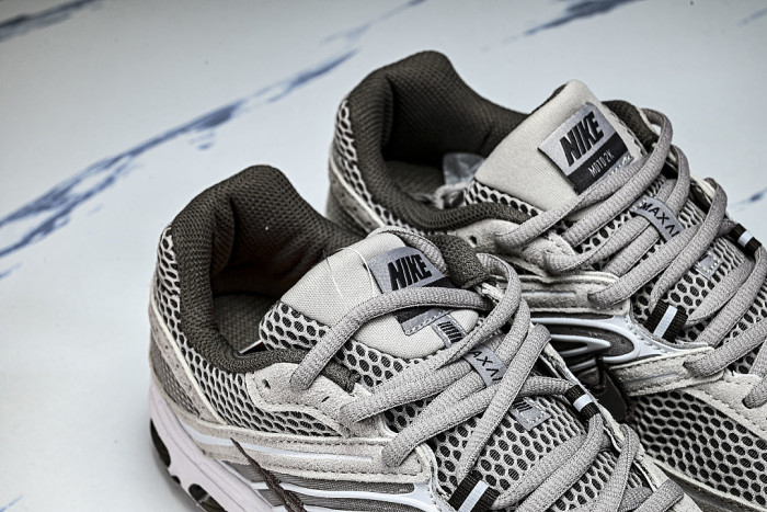 IQ4924-002 AIR MAX MOTO 2K RETRO RUNNING SHOES GREY/GREY/GREY