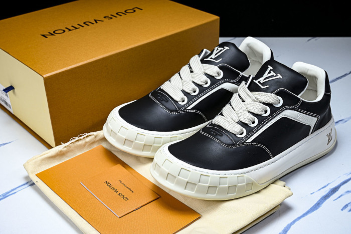 1AJTHL NUBUCK LEATHER SPORTS RUNNING SHOES BLACK/WHITE