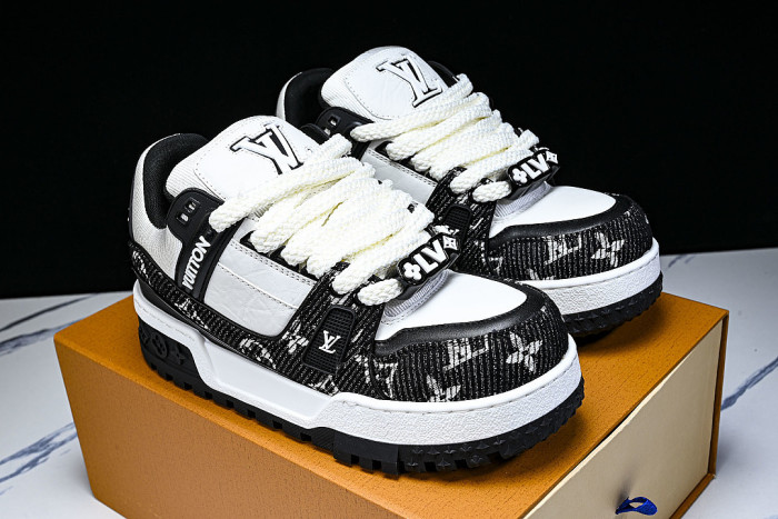 TRAINER MAXI XIAOPANG AND DINGPANG STYLE SHOES BLACK/WHITE