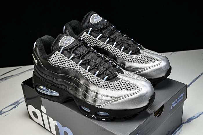 IQ7708-095 AIR MAX 95 OG AIR CUSHIONED RUNNING SHOES BLACK/SILVER