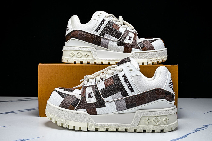1AD7SX MEN'S AND WOMEN'S SPORTS AND CASUAL SHOES DAMOFLAGE WHITE/COFFEE