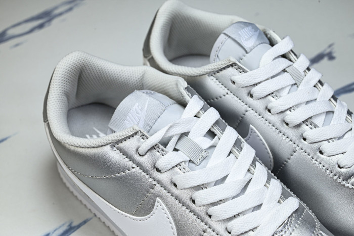 IR0042-001 CLASSIC CORTEZ LEATHER WOMEN'S CASUAL AND SPORTY LACE UP DAILY OUTFITS SILVER/GREY