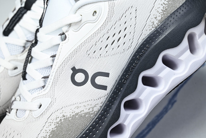 ON RUNNING CLOUDTILT LIGHTWEIGHT CASUAL SHOES WHITE/BLACK/GREY