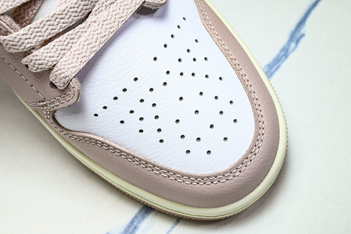 DC0774-162 JORDAN 1 LOW WHITE/SAIL/PINK OXFORD