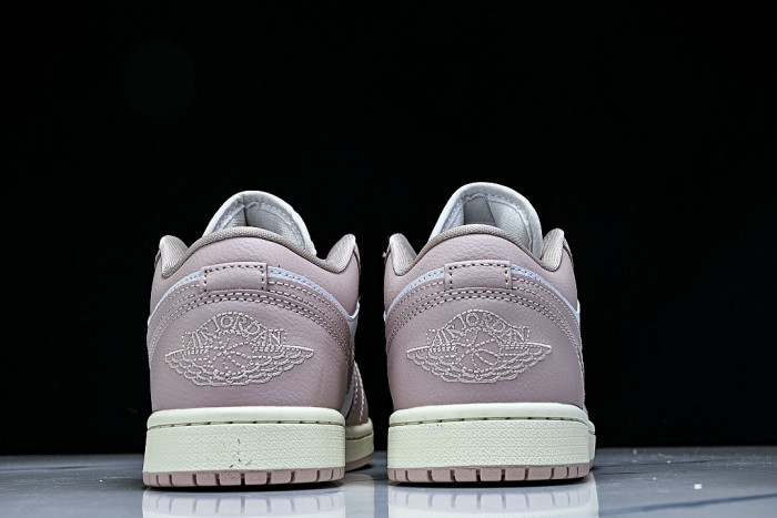 DC0774-162 JORDAN 1 LOW WHITE/SAIL/PINK OXFORD