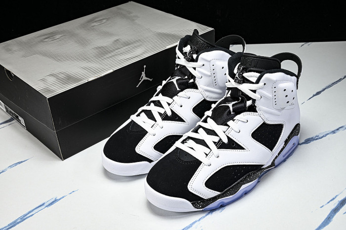 CT8529-108 JORDAN 6 RETRO WHITE/BLACK