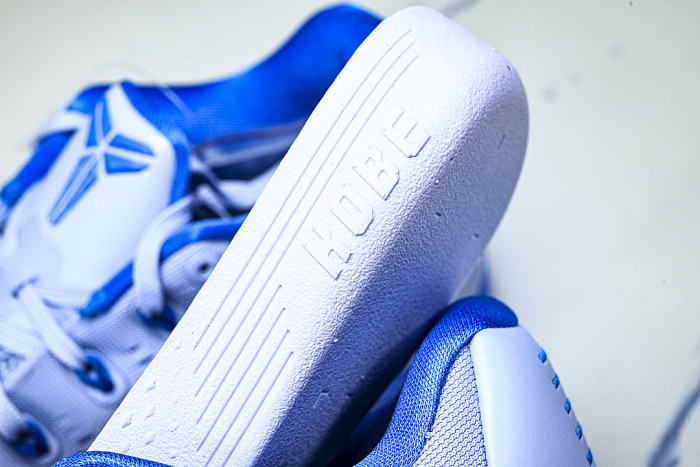 IH1401-402 KOBE 9 EM LOW PROTRO TB HYDROGEN BLUE/WHITE/LIGHT PHOTO BLUE