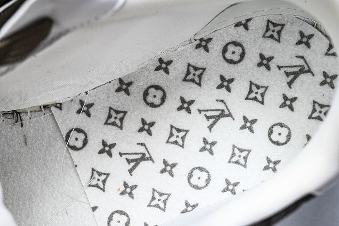 MEN'S AND WOMEN'S SPORTS AND CASUAL SHOES BLACK/WHITE