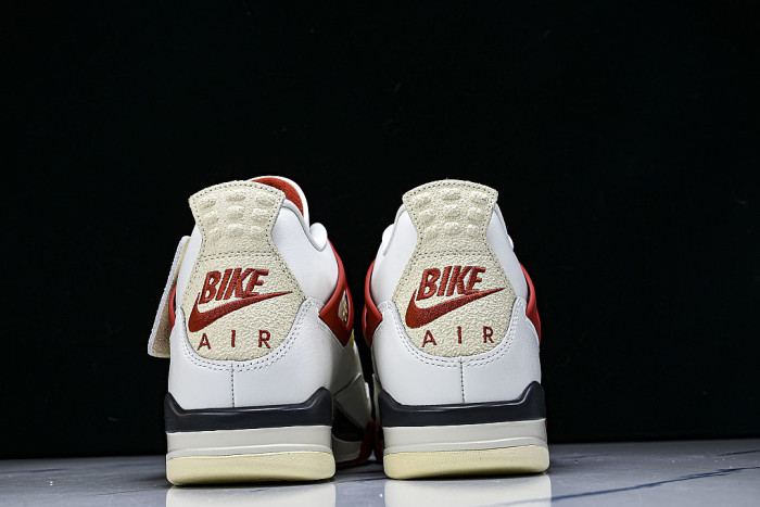 IQ8055-100 JORDAN 4 RETRO OG SAIL/CINNABAR/ANTHRACITE/MUSLIN