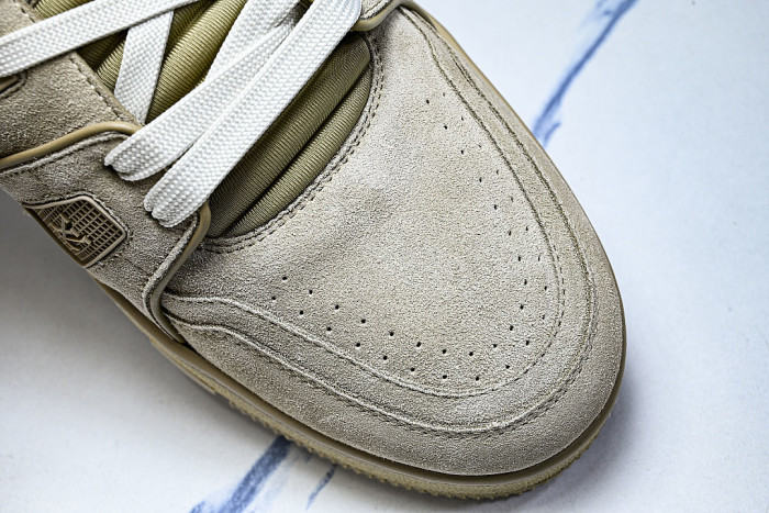 THE NEW CALFSKIN SPORTS SHOES EXUDE A SENSE OF FASHION AND SOPHISTICATION LIGHT GRAY/GREY
