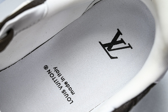 MEN'S AND WOMEN'S SPORTS AND CASUAL SHOES BLACK/WHITE
