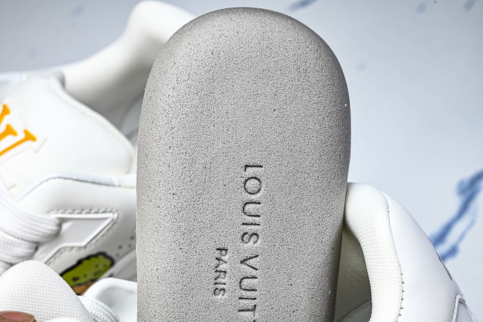 MEN'S AND WOMEN'S SPORTS AND CASUAL SHOES WHITE/PURE WHITE