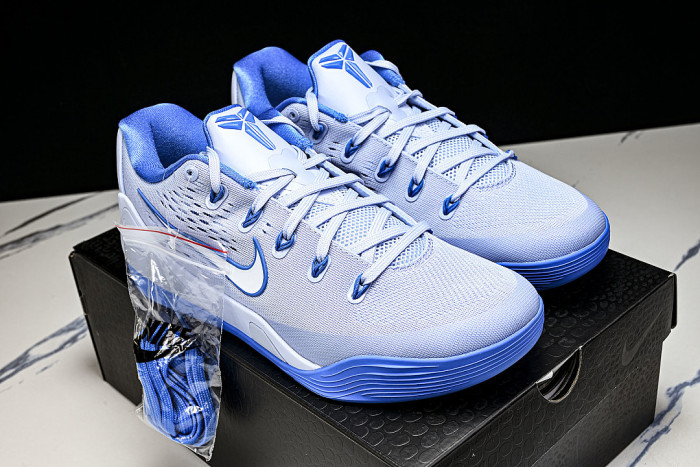 IH1401-402 KOBE 9 EM LOW PROTRO TB HYDROGEN BLUE/WHITE/LIGHT PHOTO BLUE