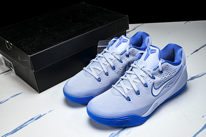 IH1401-402 KOBE 9 EM LOW PROTRO TB HYDROGEN BLUE/WHITE/LIGHT PHOTO BLUE