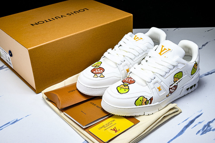 MEN'S AND WOMEN'S SPORTS AND CASUAL SHOES WHITE/PURE WHITE