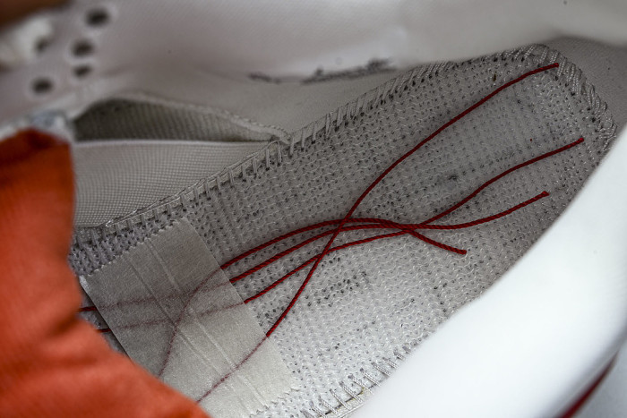 IQ8055-100 JORDAN 4 RETRO OG SAIL/CINNABAR/ANTHRACITE/MUSLIN
