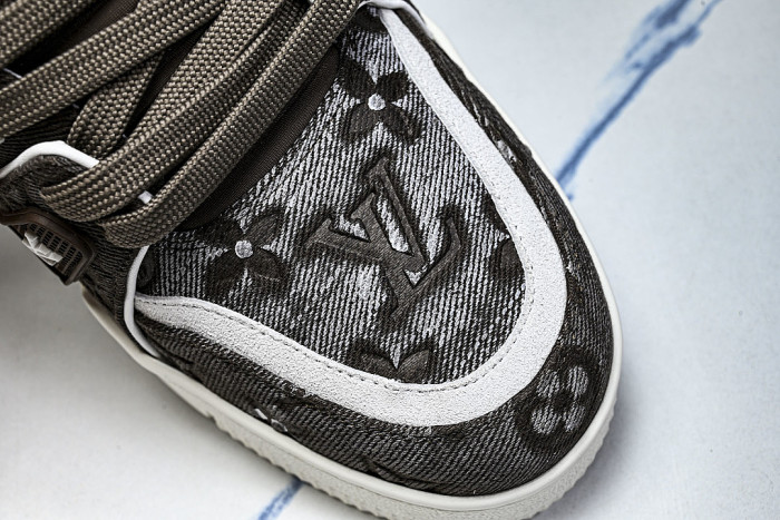 MEN'S AND WOMEN'S SPORTS AND CASUAL SHOES BLACK/WHITE